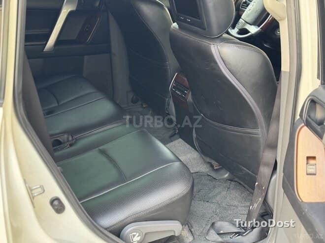 Toyota Land Cruiser Prado 2010