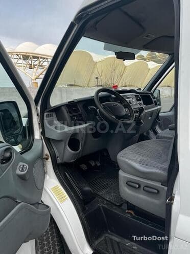 Ford Transit 2010