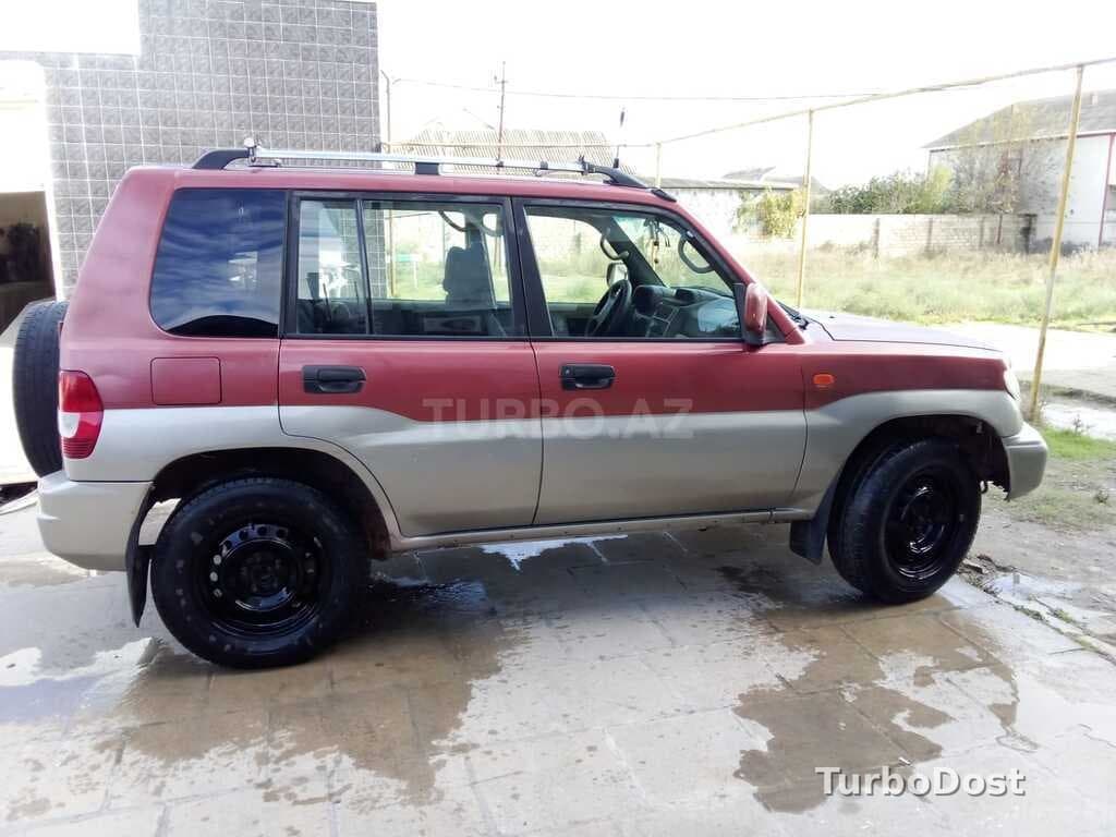 Mitsubishi Pajero io 1999
