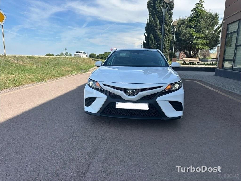 Toyota Camry 2019