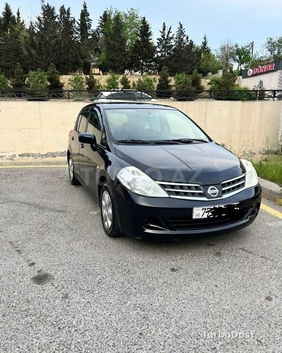 Nissan Tiida 2012