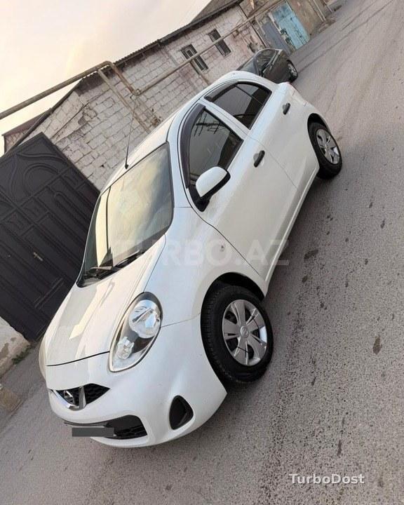 Nissan March 2016