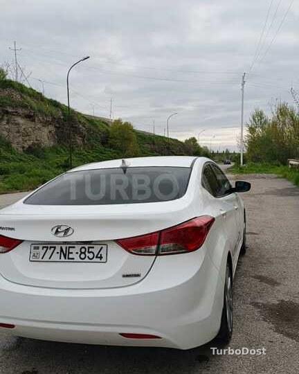 Hyundai Elantra 2012