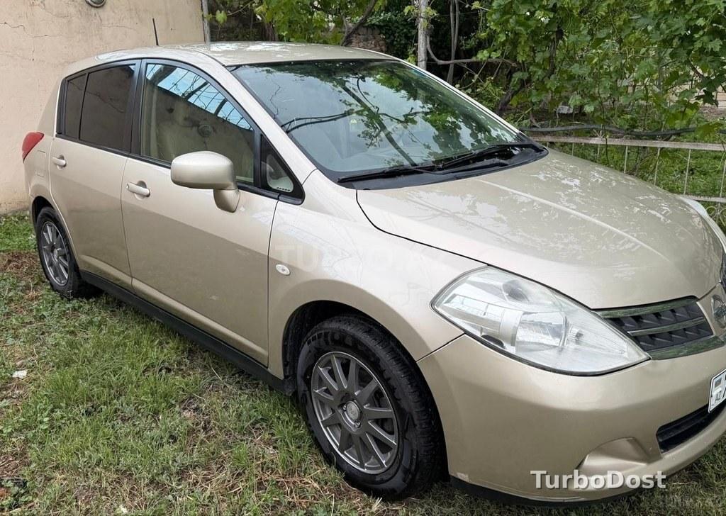 Nissan Tiida 2012