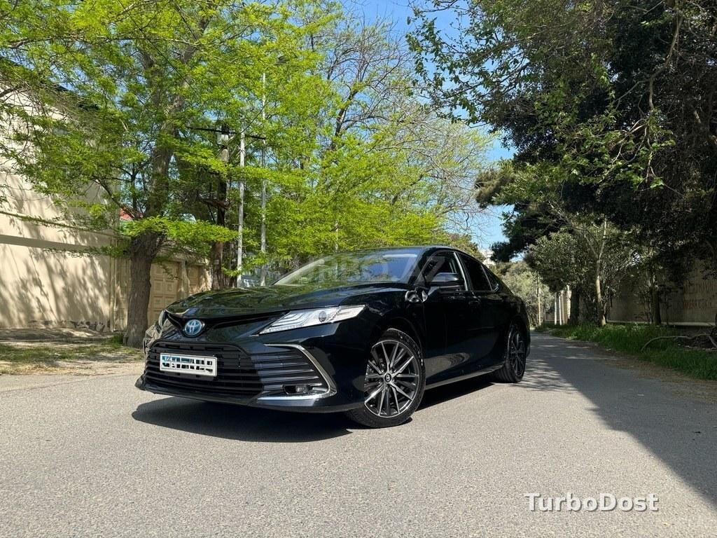 Toyota Camry 2021