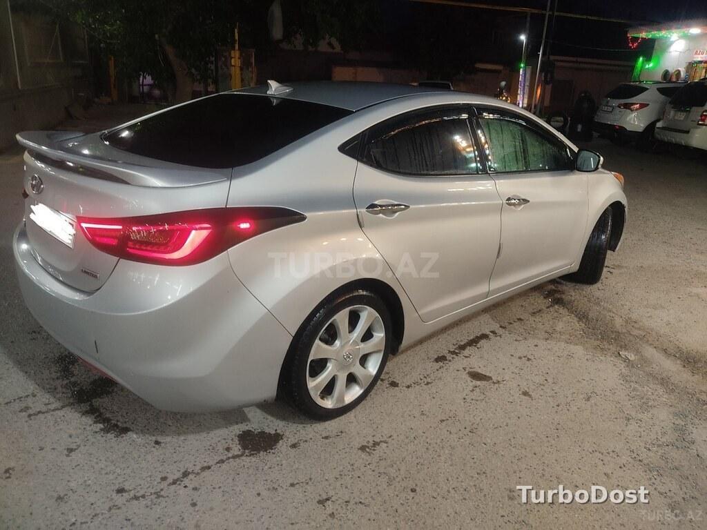 Hyundai Elantra 2012