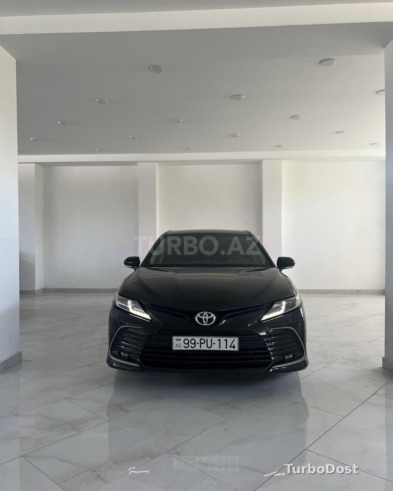 Toyota Camry 2021
