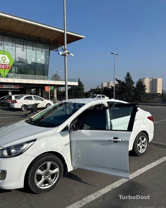 Hyundai Accent 2012