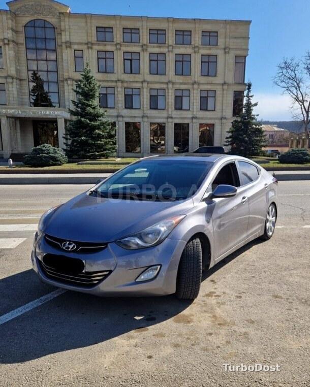 Hyundai Elantra 2012