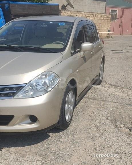 Nissan Tiida 2011