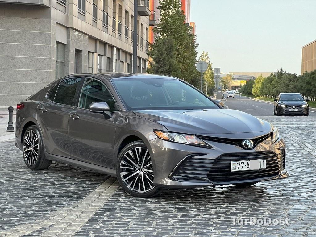 Toyota Camry 2021
