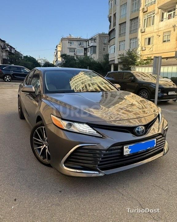 Toyota Camry 2021