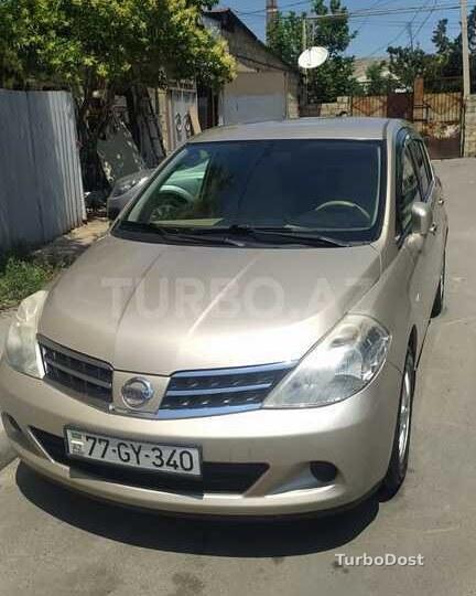 Nissan Tiida 2012