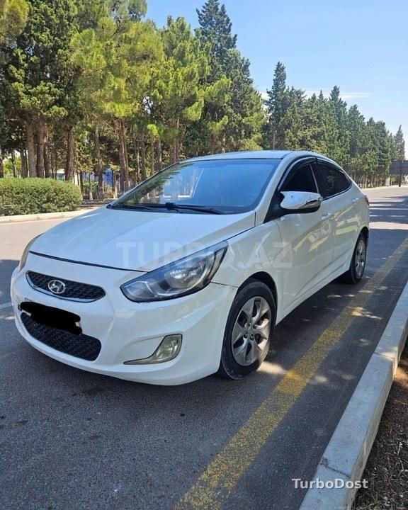 Hyundai Accent 2012