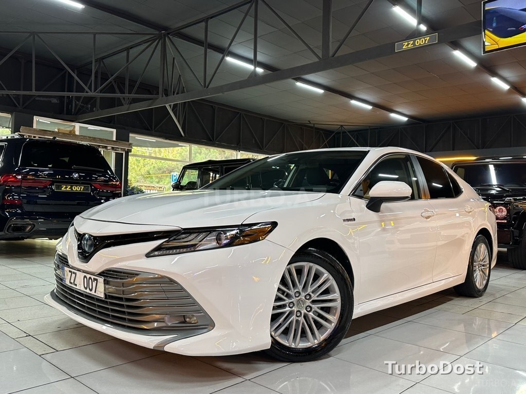 Toyota Camry 2021
